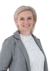 Jeanette Goosen, estate agent